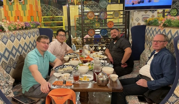 Daha iyi bir gelecek için QGM el ele, Rusya'nın altyapı inşaatına güçlü bir şekilde yardımcı oluyor