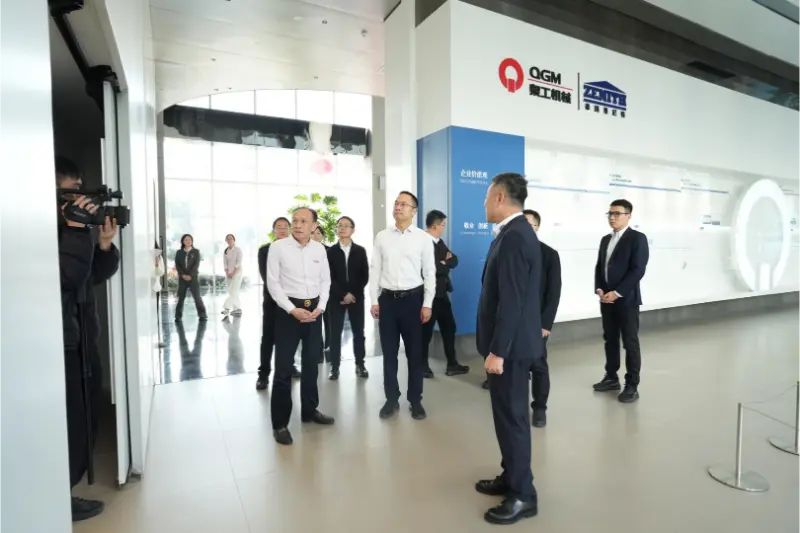 Hükümet ve işletmeler kalkınmayı teşvik etmek için birlikte çalışır; yerinde araştırma işletmelerin içini ısıtıyor.