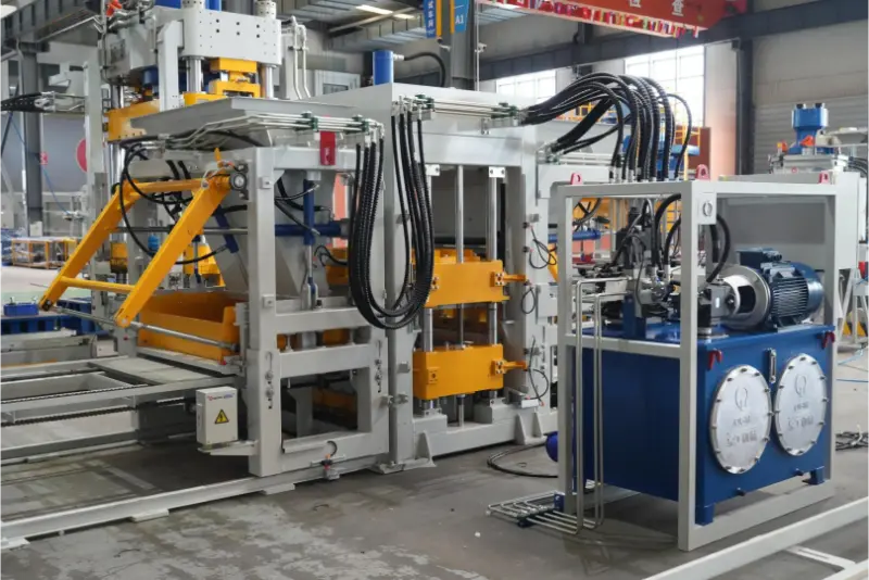 Tuğla ve kiremit endüstrisini akıllı üretimle güçlendiriyoruz: Zenith QT10 tuğla üretim hattı, yeşil üretim ortamını yeniden şekillendiriyor.