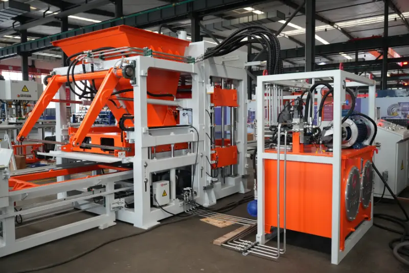 Akıllı ve Verimli, Kaliteyi ve Üretkenliği Artırıyor: Quangong Machinery Co., Ltd.'nin Yeni QT10 Tuğla Yapımı Üretim Hattı Sıçrama Yaratıyor