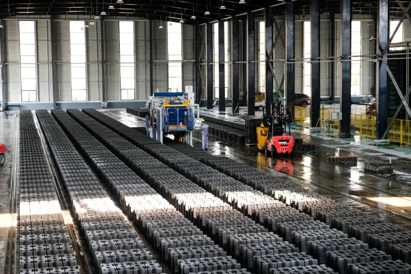 Mobil Blok Makinesi ZN940SC: Paletsiz Beton Çözümü
