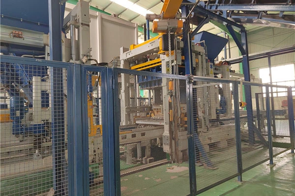 Mali Belediye İnşaatına Yardımcı Olan Zenith1500-2 Beton Blok Makinesi Projesi Devreye Alındı